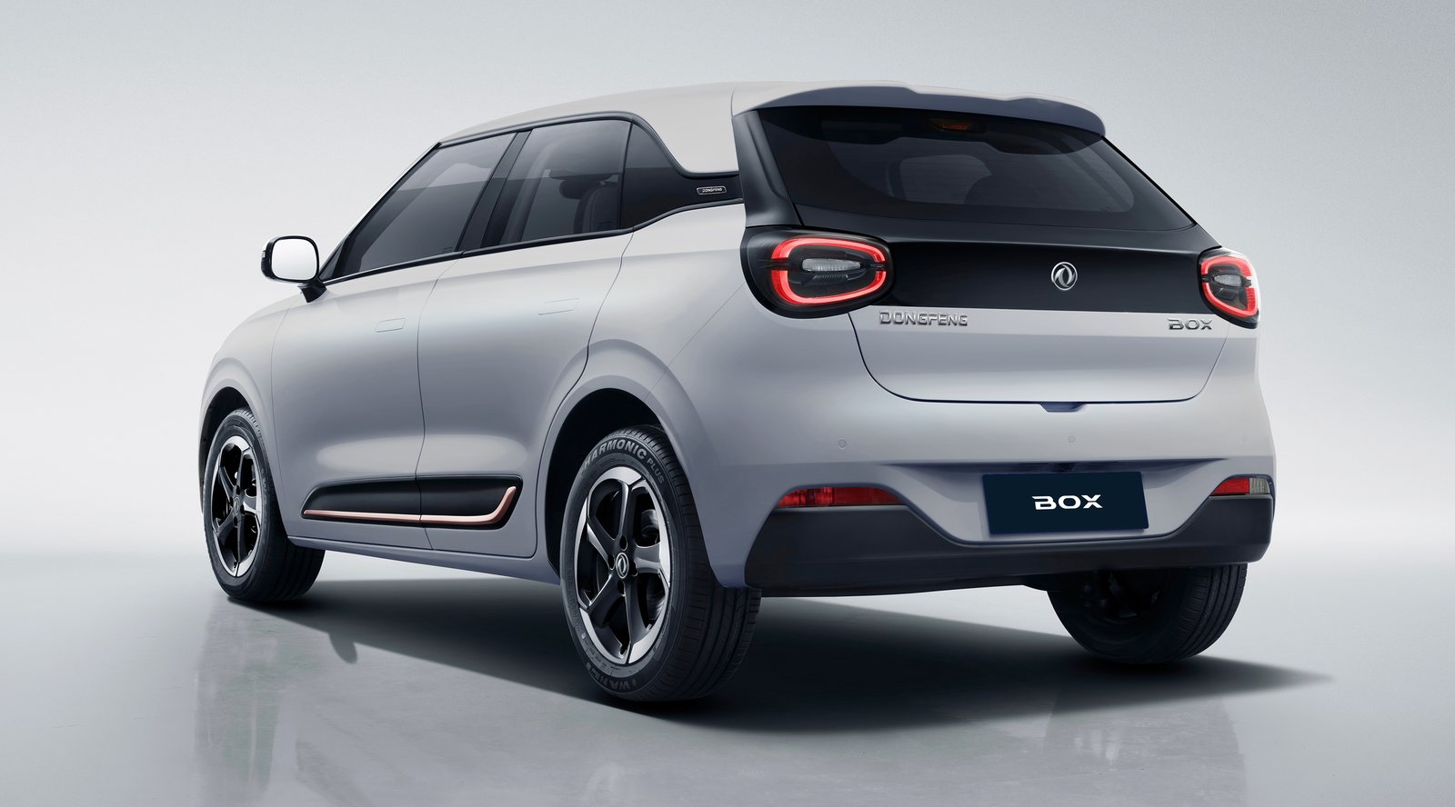 Rear 3/4 — ruby ring tail lights